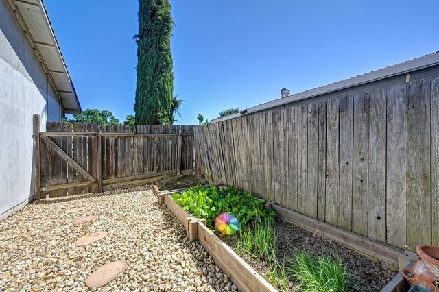 2923 Baronet Way, Sacramento, CA 95833