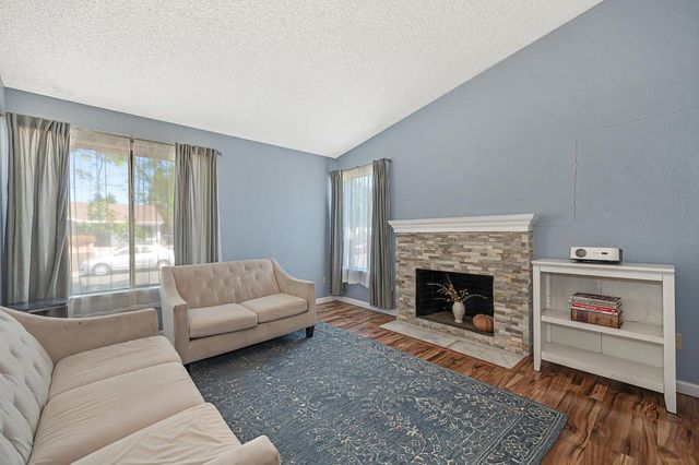 2923 Baronet Way, Sacramento, CA 95833