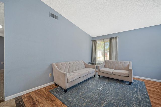 2923 Baronet Way, Sacramento, CA 95833