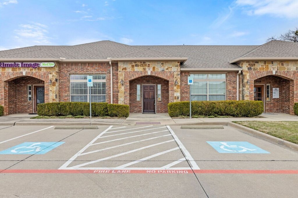 2785 Rockbrook Drive 304, Lewisville, TX 75067 — exterior