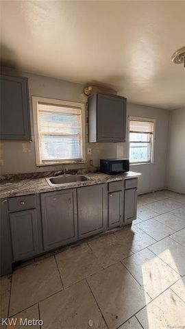 19728 Hoover Street, Detroit, MI 48205