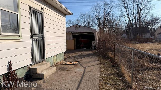 19728 Hoover Street, Detroit, MI 48205