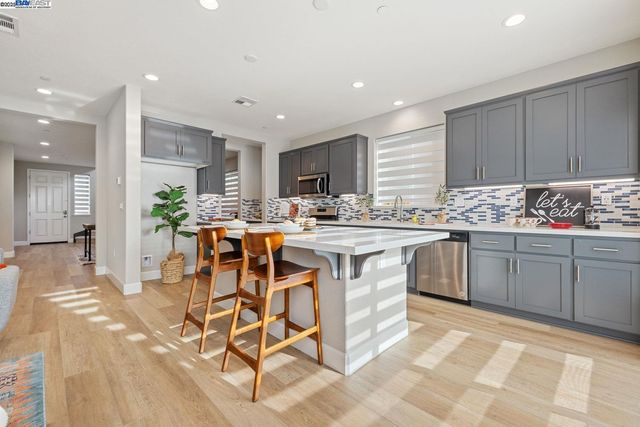 3361 Vista Meadows, Pittsburg, CA 94565