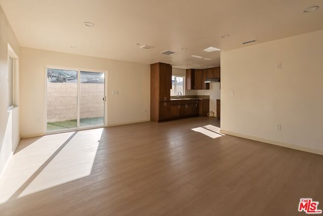 1120 W 110th Street, Los Angeles, CA 90044