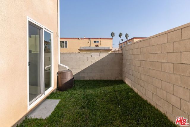 1120 W 110th Street, Los Angeles, CA 90044