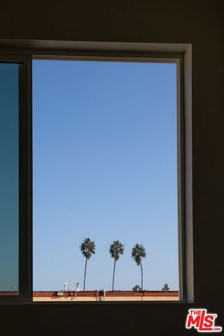 1120 W 110th Street, Los Angeles, CA 90044