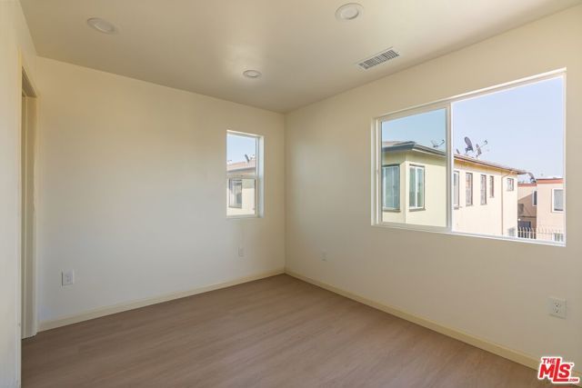 1120 W 110th Street, Los Angeles, CA 90044