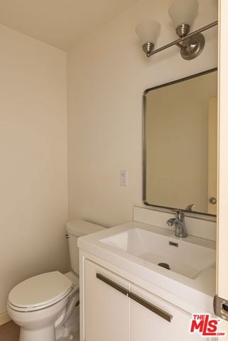 1120 W 110th Street, Los Angeles, CA 90044