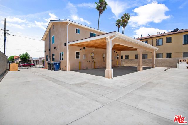 1120 W 110th Street, Los Angeles, CA 90044