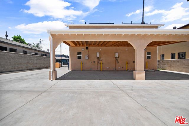 1120 W 110th Street, Los Angeles, CA 90044