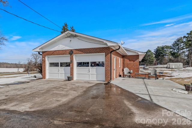 3937 W Old US Hwy 421 None, Hamptonville, NC 27020