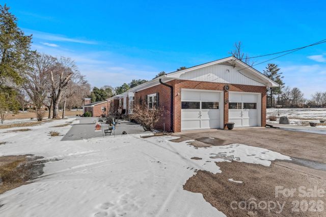 3937 W Old US Hwy 421 None, Hamptonville, NC 27020