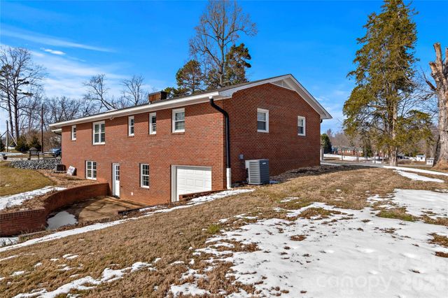 3937 W Old US Hwy 421 None, Hamptonville, NC 27020