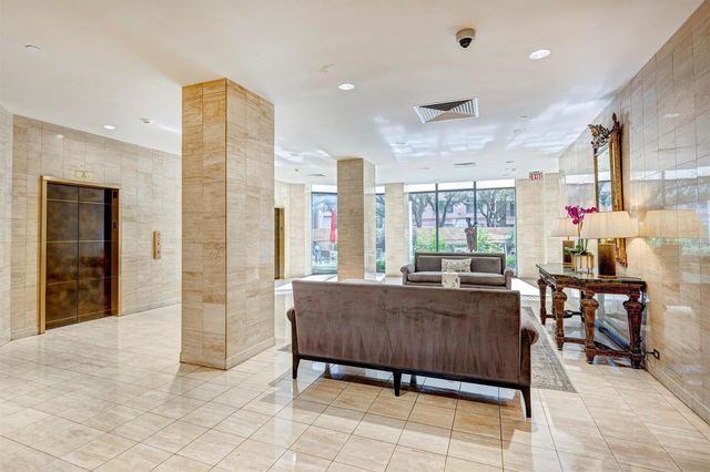 15 Greenway Plaza 17B, Houston, TX 77046