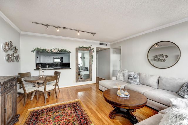 15 Greenway Plaza 17B, Houston, TX 77046