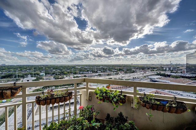 15 Greenway Plaza 17B, Houston, TX 77046