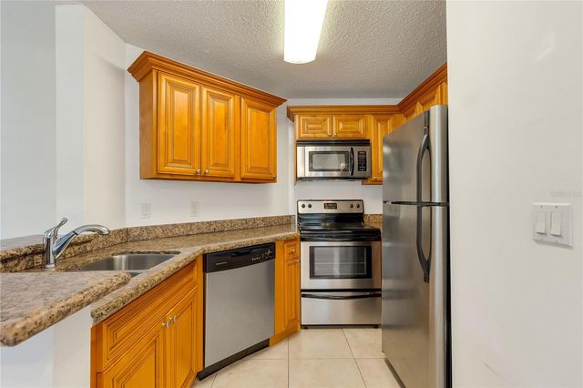 2604 GRASSY POINT DRIVE 204, Lake Mary, FL 32746