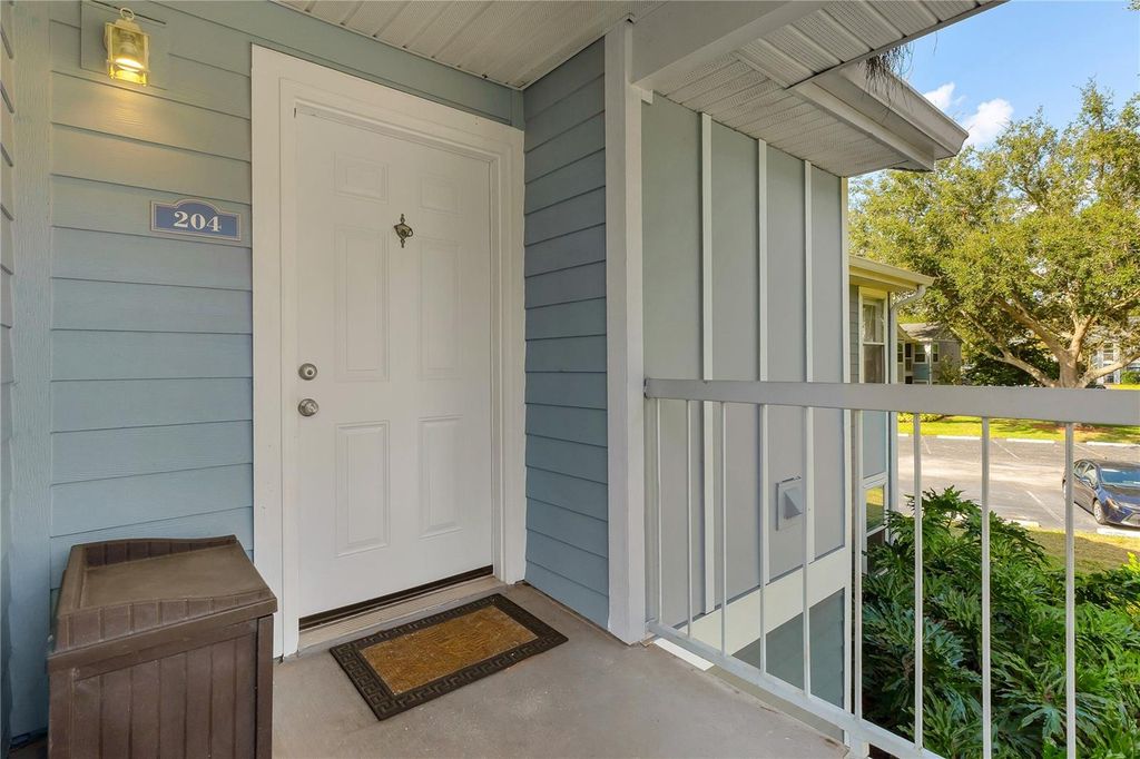 Image 2 of property listing at 2604 GRASSY POINT DRIVE 204, Lake Mary, FL 32746