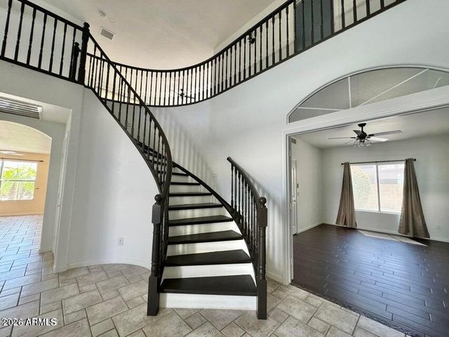 7865 W KRISTAL Way, Glendale, AZ 85308