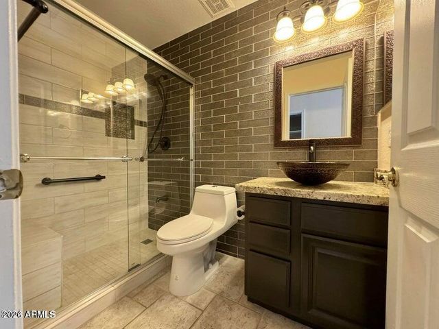 7865 W KRISTAL Way, Glendale, AZ 85308