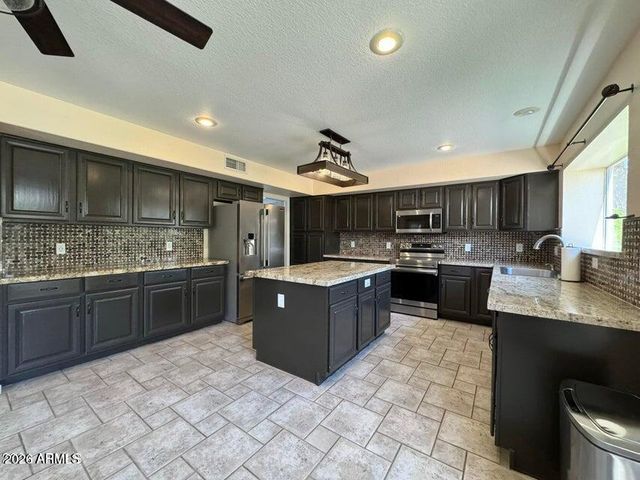 7865 W KRISTAL Way, Glendale, AZ 85308