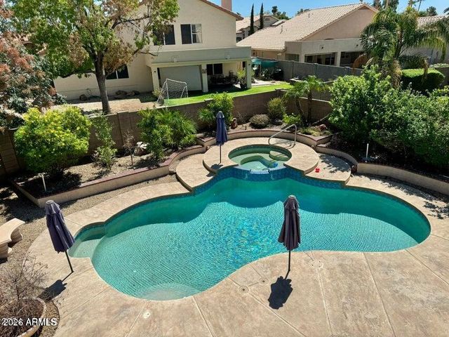 7865 W KRISTAL Way, Glendale, AZ 85308