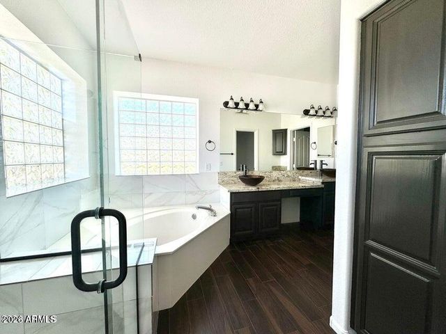 7865 W KRISTAL Way, Glendale, AZ 85308