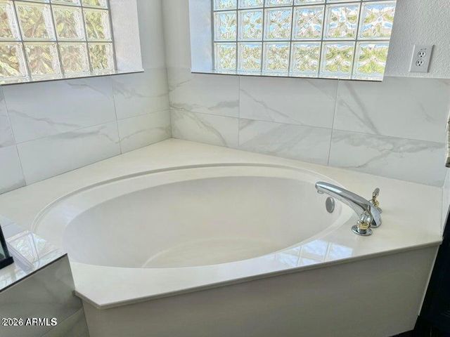 7865 W KRISTAL Way, Glendale, AZ 85308