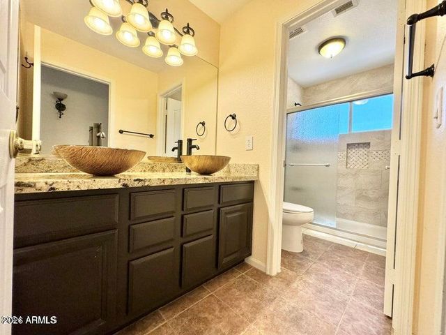 7865 W KRISTAL Way, Glendale, AZ 85308