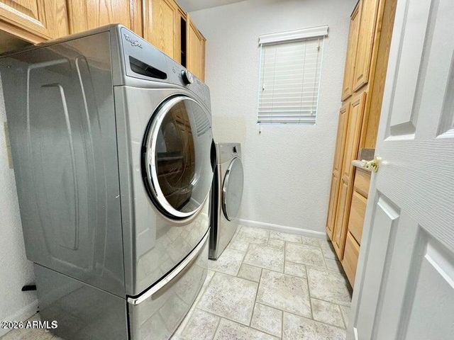 7865 W KRISTAL Way, Glendale, AZ 85308