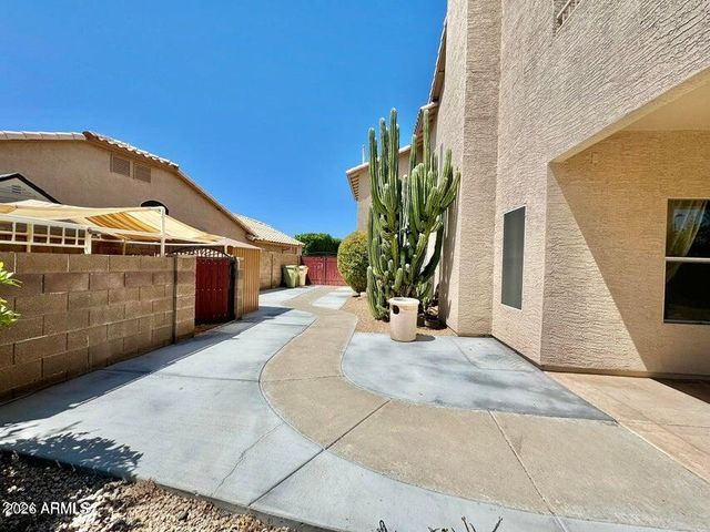 7865 W KRISTAL Way, Glendale, AZ 85308