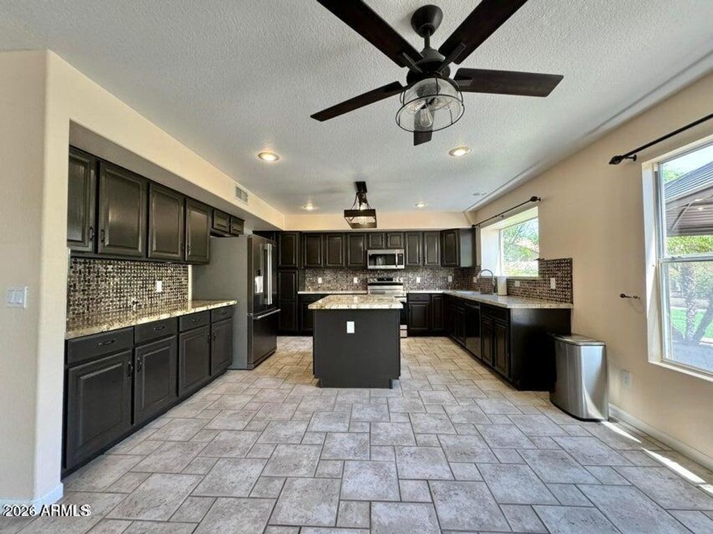 7865 W KRISTAL Way, Glendale, AZ 85308 — photo 4