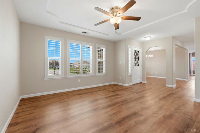 702 Montecito Court, Lemoore, CA 93245