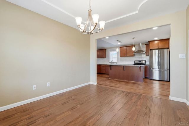 702 Montecito Court, Lemoore, CA 93245