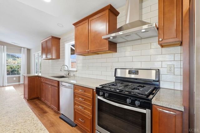 702 Montecito Court, Lemoore, CA 93245