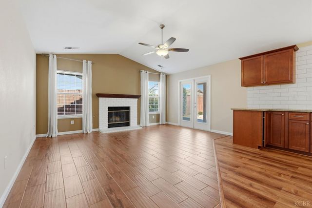 702 Montecito Court, Lemoore, CA 93245