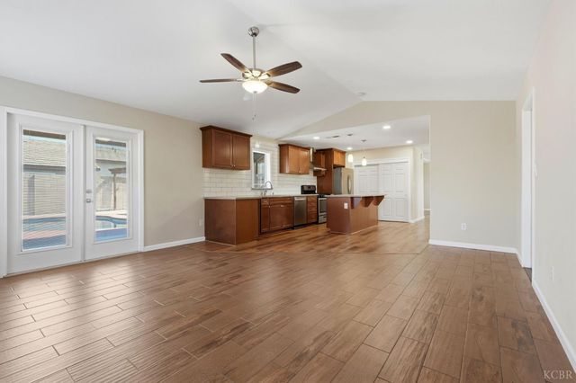 702 Montecito Court, Lemoore, CA 93245