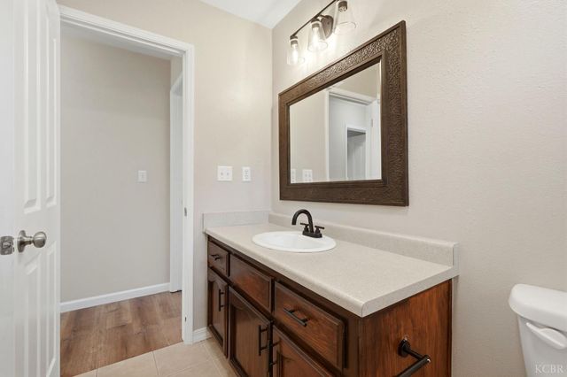 702 Montecito Court, Lemoore, CA 93245