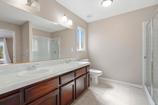 702 Montecito Court, Lemoore, CA 93245