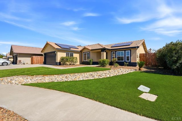 702 Montecito Court, Lemoore, CA 93245