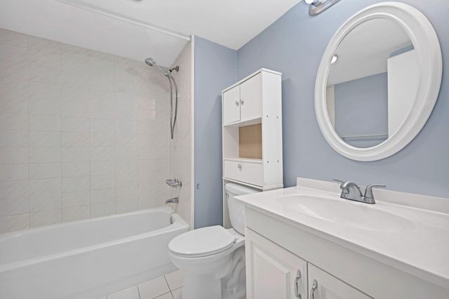 8735 Ramblewood Drive 409, Coral Springs, FL 33071