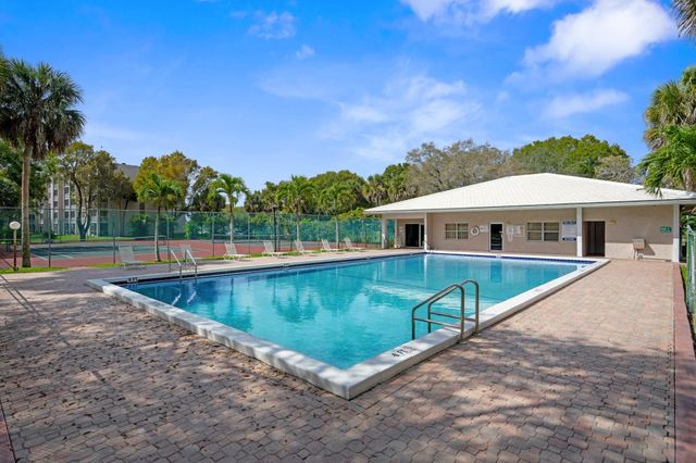 8735 Ramblewood Drive 409, Coral Springs, FL 33071