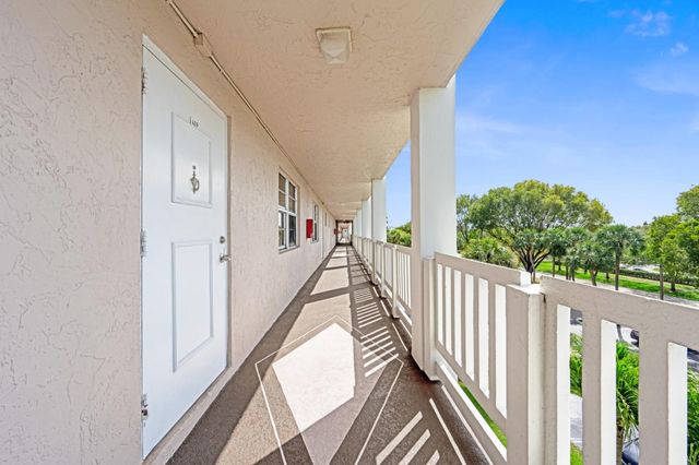 8735 Ramblewood Drive 409, Coral Springs, FL 33071