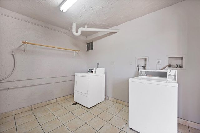 8735 Ramblewood Drive 409, Coral Springs, FL 33071