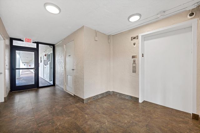 8735 Ramblewood Drive 409, Coral Springs, FL 33071