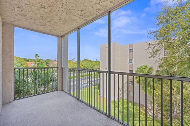 8735 Ramblewood Drive 409, Coral Springs, FL 33071