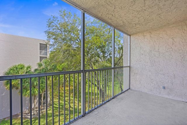 8735 Ramblewood Drive 409, Coral Springs, FL 33071