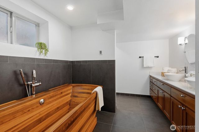 3412 79th Avenue SE, Mercer Island, WA 98040