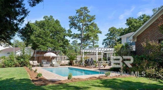 409 Santa Rosa Avenue, Daphne, AL 36526