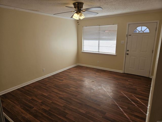 6220 Whitby Ln, North Little Rock, AR 72118